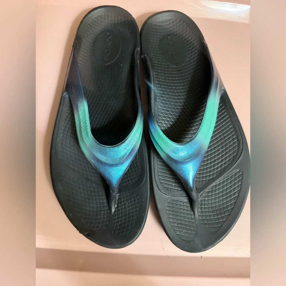 OOFOS Sandals, size 11, Luxe Black Atlantis,‎ EUC
